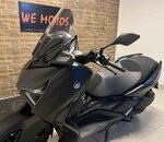 Xmax 250 Conected 2025